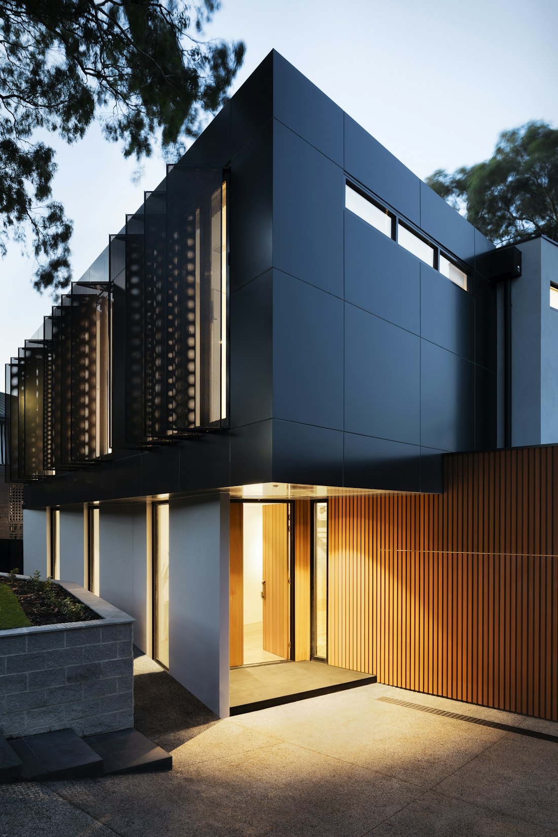 Vivienda con iluminación exterior